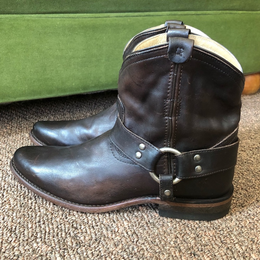 🔴 Frye boots